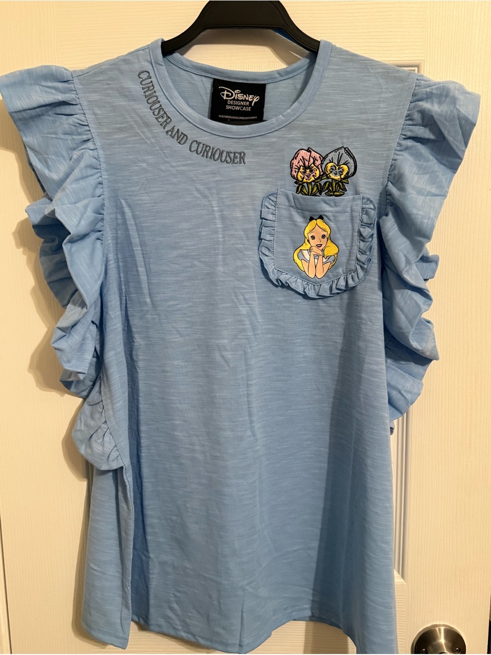 Disney x Ashley Eckstein Alice and Wonderland Ruffle Sleeve Tee ladies M